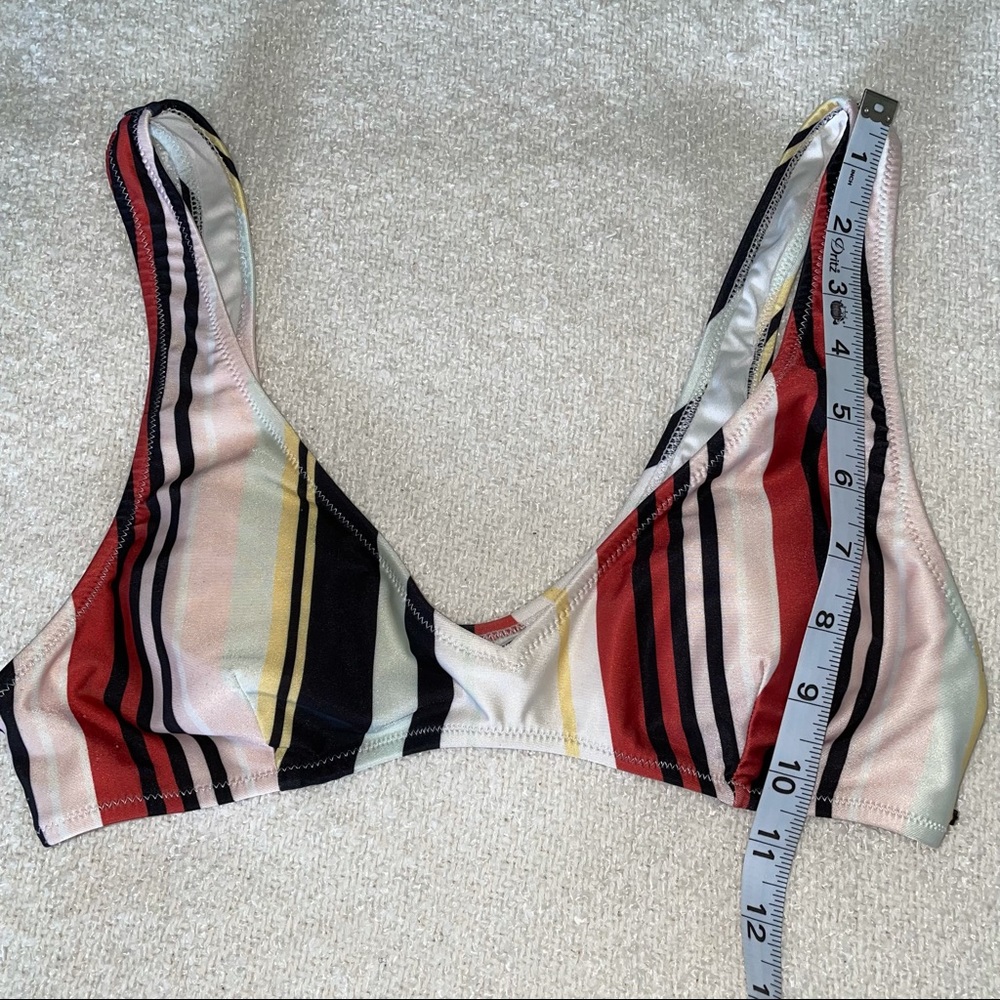 dapper VOLCOM bikini top - Picture 3 of 5
